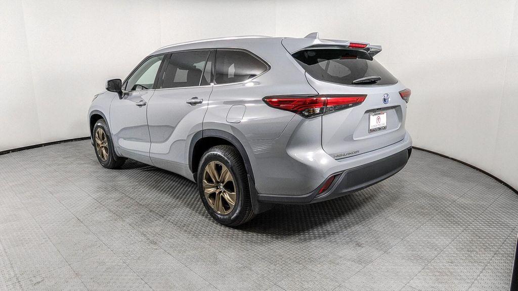 used 2022 Toyota Highlander car, priced at $29,199