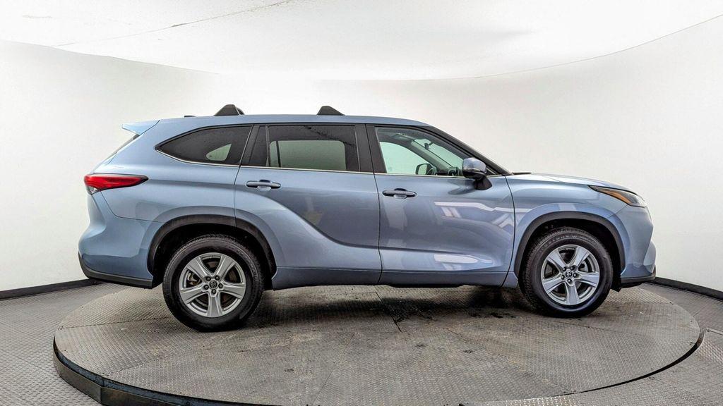used 2023 Toyota Highlander car, priced at $27,399