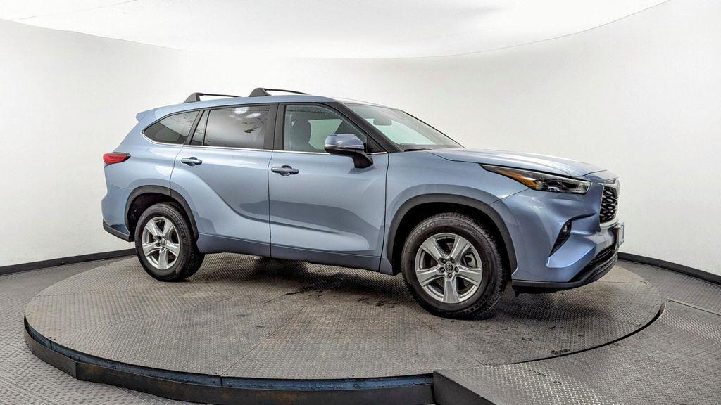 used 2023 Toyota Highlander car, priced at $27,399