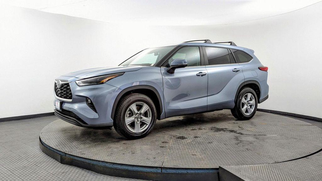 used 2023 Toyota Highlander car, priced at $27,399
