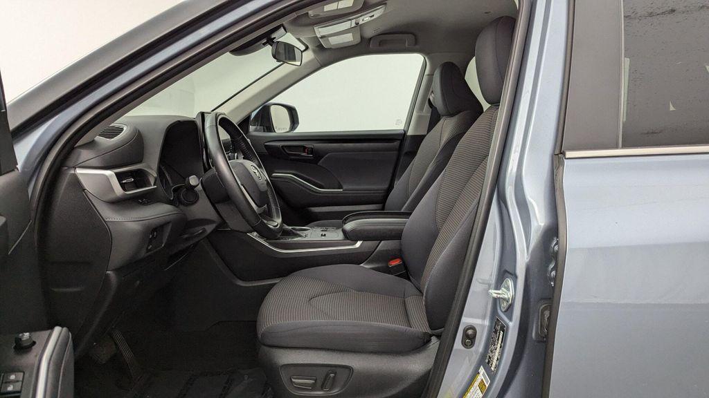 used 2023 Toyota Highlander car, priced at $27,399