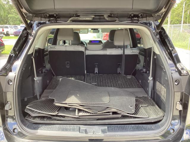 used 2023 Toyota Highlander car, priced at $31,999