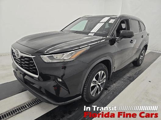 used 2020 Toyota Highlander car, priced at $24,499