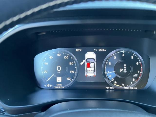 used 2020 Volvo XC40 car, priced at $25,999