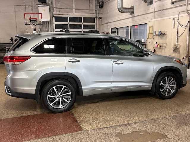 used 2017 Toyota Highlander car, priced at $19,995