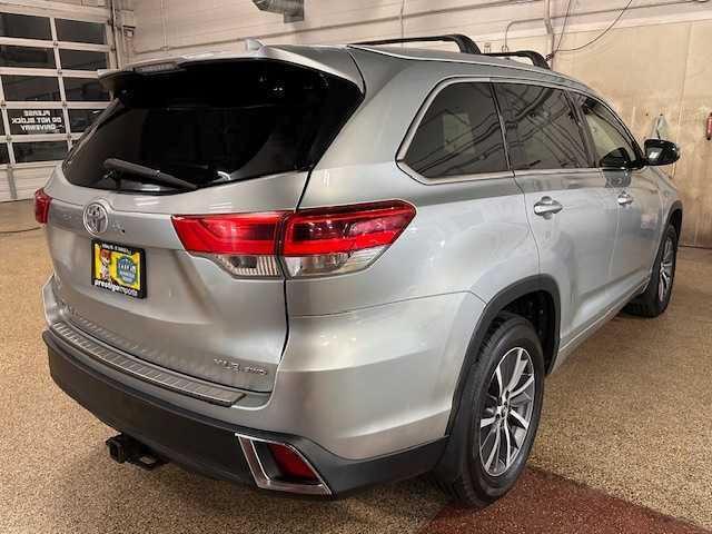 used 2017 Toyota Highlander car, priced at $19,995