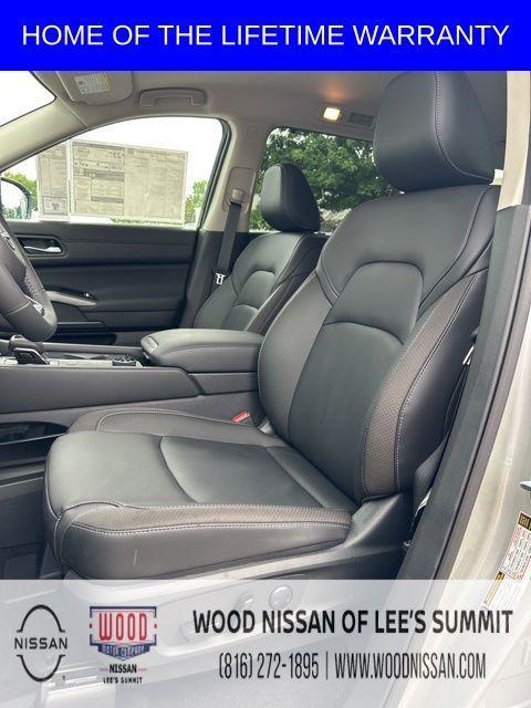 new 2025 Nissan Pathfinder car, priced at $43,121