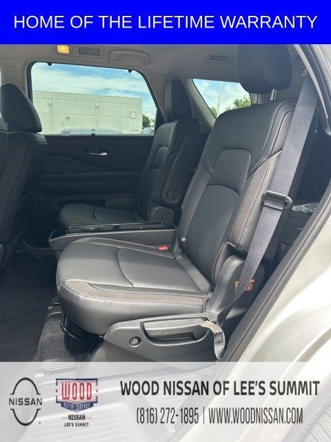 new 2025 Nissan Pathfinder car, priced at $45,290