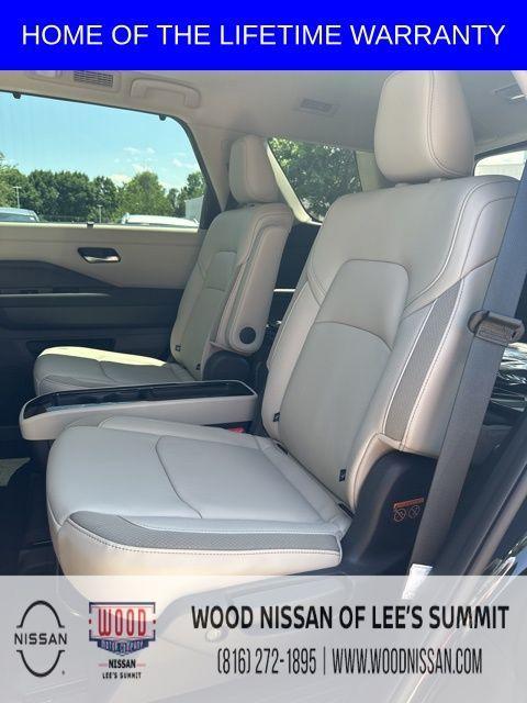 new 2025 Nissan Pathfinder car, priced at $45,694