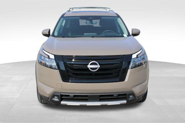 new 2024 Nissan Pathfinder car, priced at $47,711