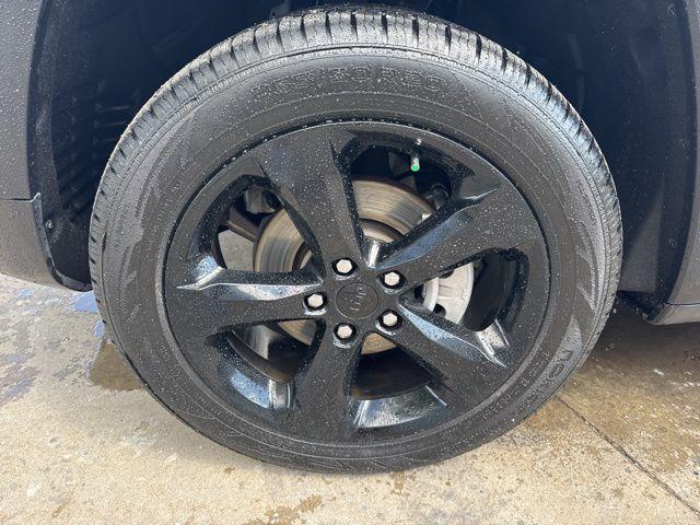 used 2023 Jeep Grand Cherokee car, priced at $31,590