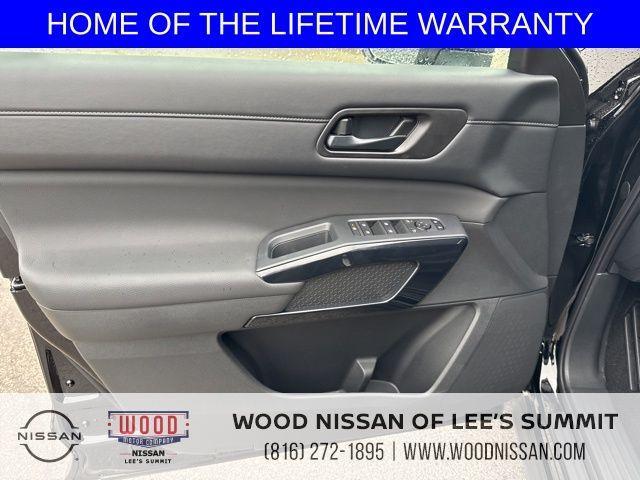 new 2025 Nissan Pathfinder car, priced at $37,727