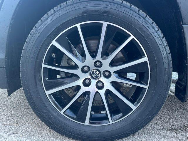 used 2018 Toyota Highlander car, priced at $22,855