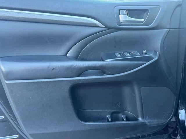 used 2018 Toyota Highlander car, priced at $22,855