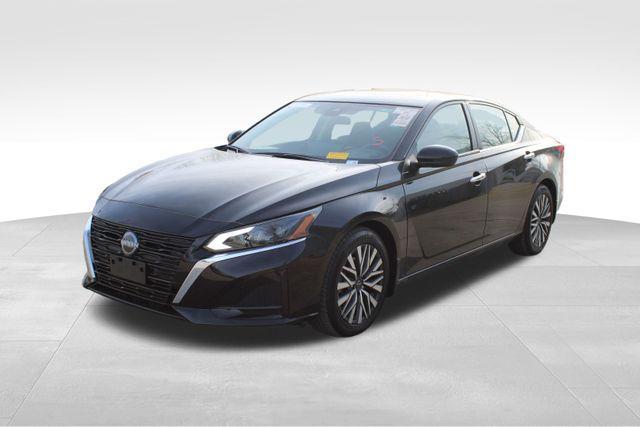 used 2023 Nissan Altima car, priced at $22,980