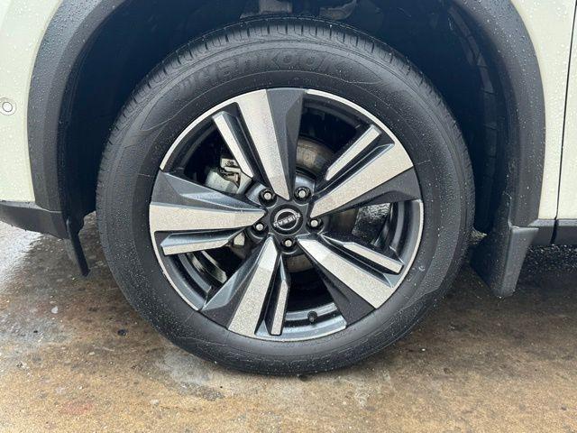 used 2022 Nissan Rogue car, priced at $27,686