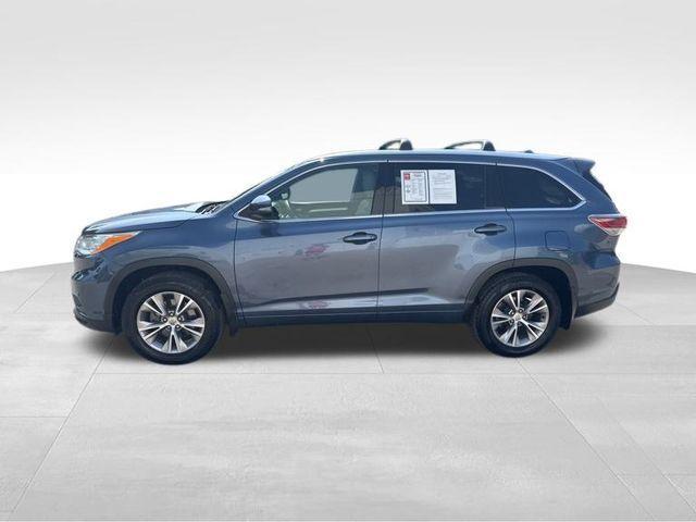 used 2015 Toyota Highlander car, priced at $17,089