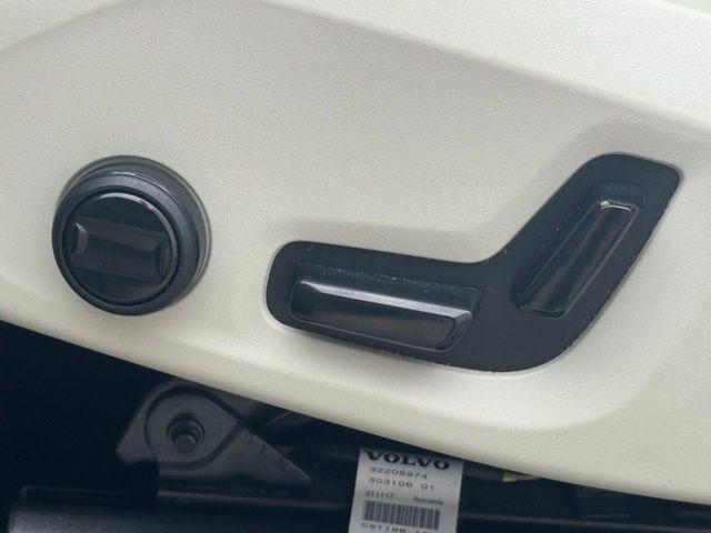 used 2022 Volvo XC60 car, priced at $23,489