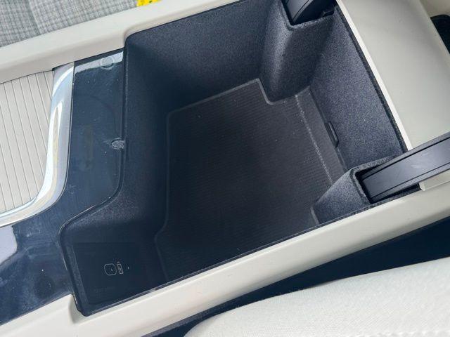 used 2022 Volvo XC60 car, priced at $23,166
