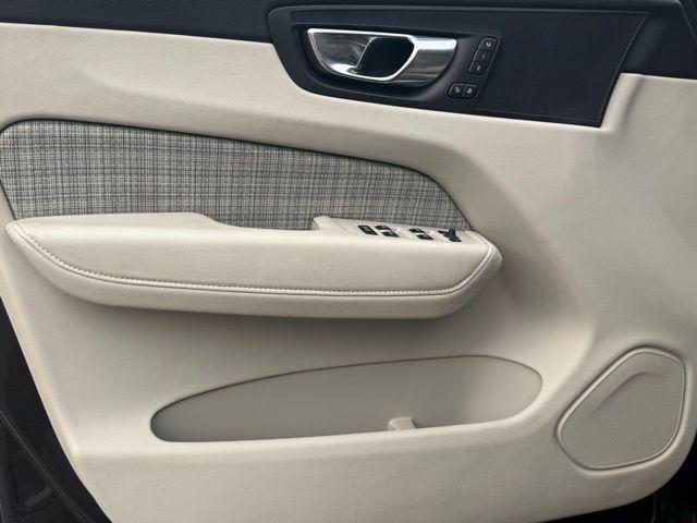 used 2022 Volvo XC60 car, priced at $23,166