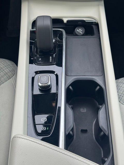 used 2022 Volvo XC60 car, priced at $23,166