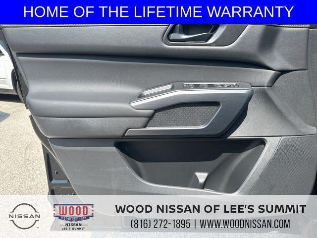 new 2025 Nissan Pathfinder car, priced at $43,176