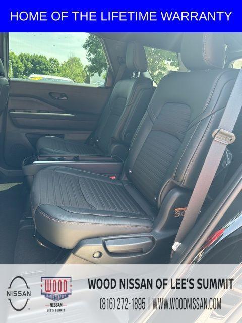 new 2025 Nissan Pathfinder car, priced at $43,176