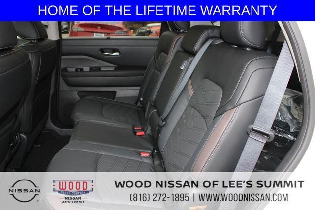 new 2025 Nissan Pathfinder car, priced at $50,072