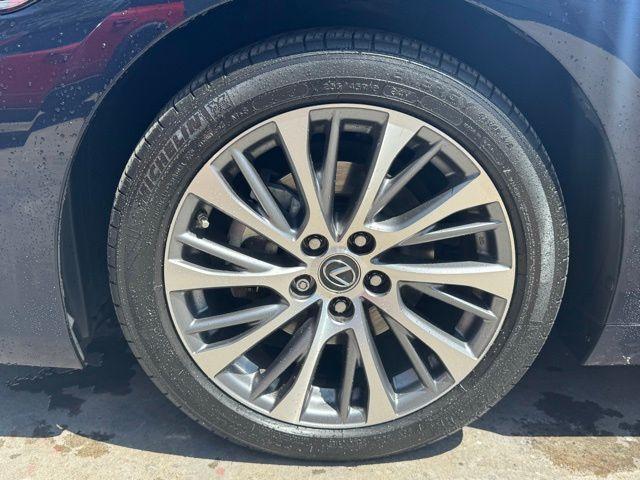used 2021 Lexus ES 250 car, priced at $28,719