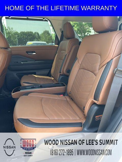 new 2025 Nissan Pathfinder car, priced at $49,952