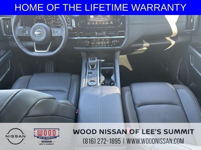 new 2025 Nissan Pathfinder car, priced at $46,752