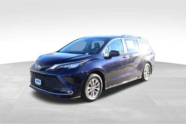 used 2023 Toyota Sienna car, priced at $36,716