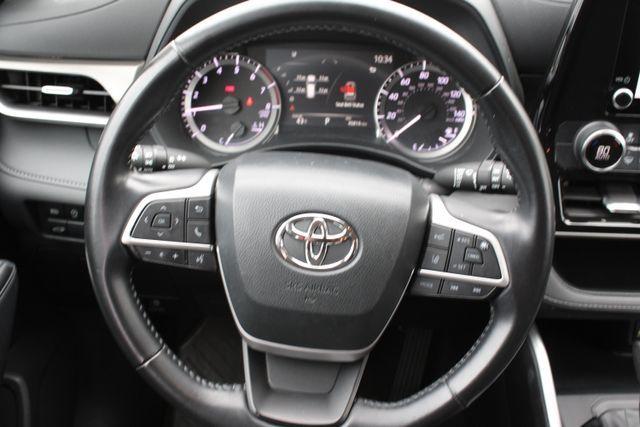 used 2023 Toyota Highlander car, priced at $29,979