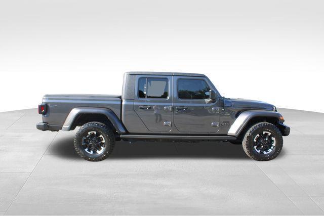 used 2022 Jeep Gladiator car, priced at $33,077