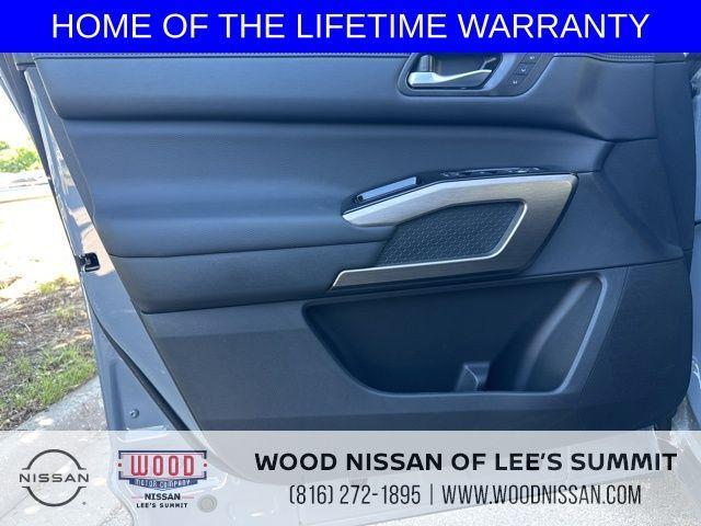 new 2025 Nissan Pathfinder car, priced at $50,302