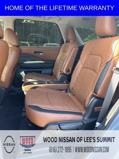 new 2025 Nissan Pathfinder car, priced at $49,702