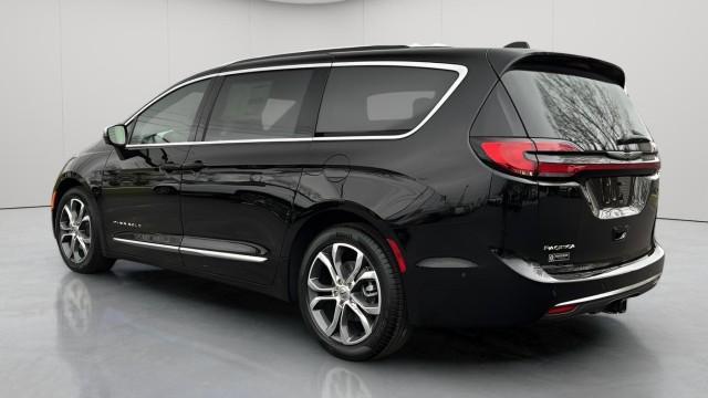 new 2025 Chrysler Pacifica car, priced at $53,625