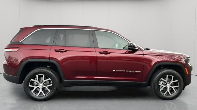 new 2025 Jeep Grand Cherokee car, priced at $47,295