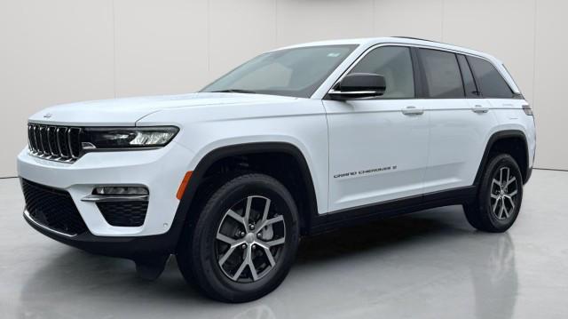 new 2025 Jeep Grand Cherokee car, priced at $52,140