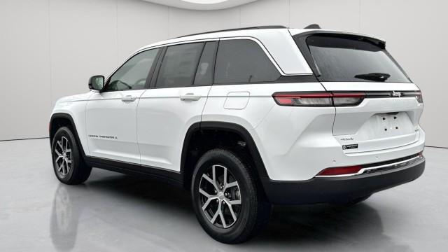 new 2025 Jeep Grand Cherokee car, priced at $52,140