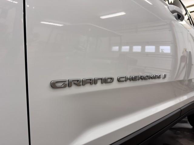 new 2025 Jeep Grand Cherokee car, priced at $52,140