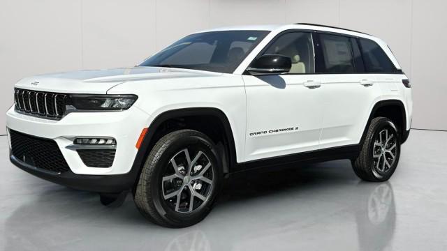 new 2025 Jeep Grand Cherokee car, priced at $46,700