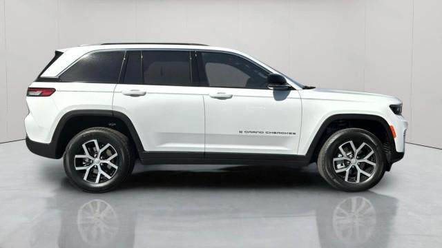 new 2025 Jeep Grand Cherokee car, priced at $46,700