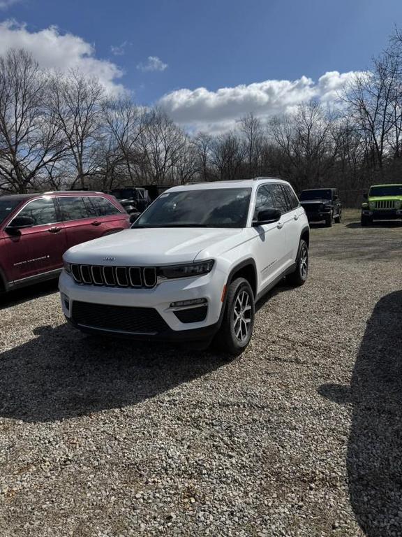 new 2025 Jeep Grand Cherokee car, priced at $52,140