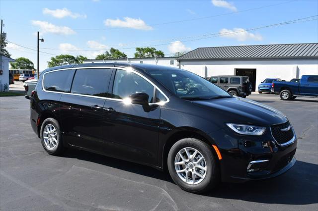 new 2024 Chrysler Pacifica car, priced at $43,255