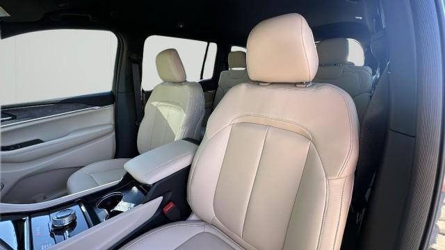 new 2025 Jeep Grand Cherokee L car, priced at $51,070