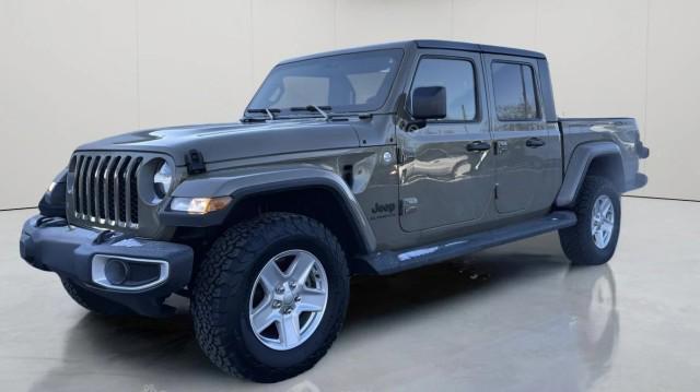 used 2020 Jeep Gladiator car, priced at $27,346