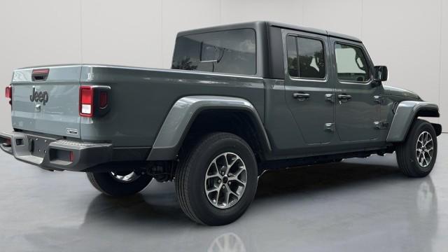 new 2024 Jeep Gladiator car, priced at $49,075