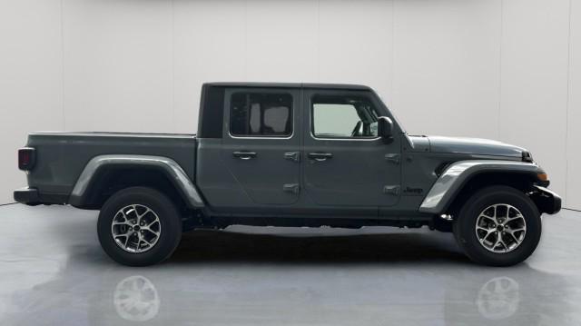 new 2024 Jeep Gladiator car, priced at $49,075