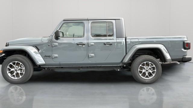 new 2024 Jeep Gladiator car, priced at $49,075